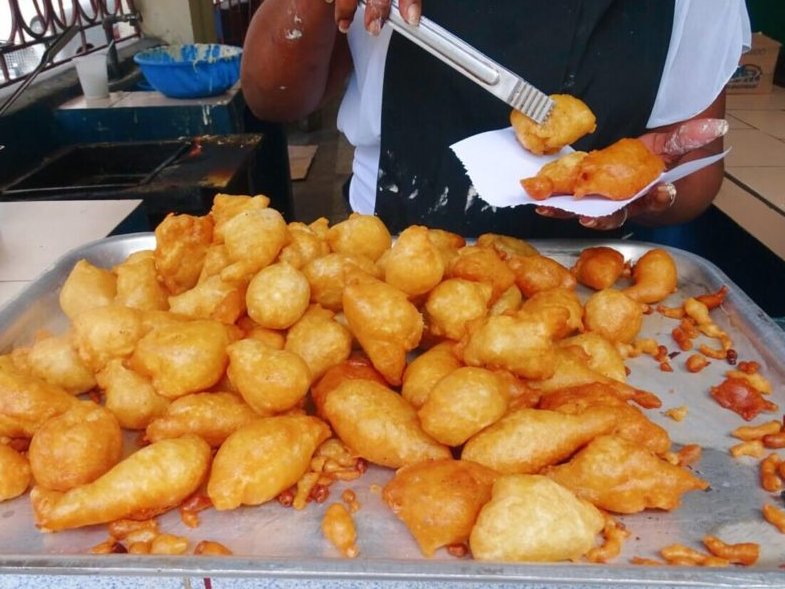 cryptopaddies's tweet photo. Wetin Naija economy no fit stop you from enjoying?

Me sef, I must chop my small puff puff, even if e remain N100 for pocket 😂

#LifeNoHardPass #naijaeconomy  #NaijaNoDeyCarryLast #Thisnaijaeconomy https://t.co/xWUqbWTXmo