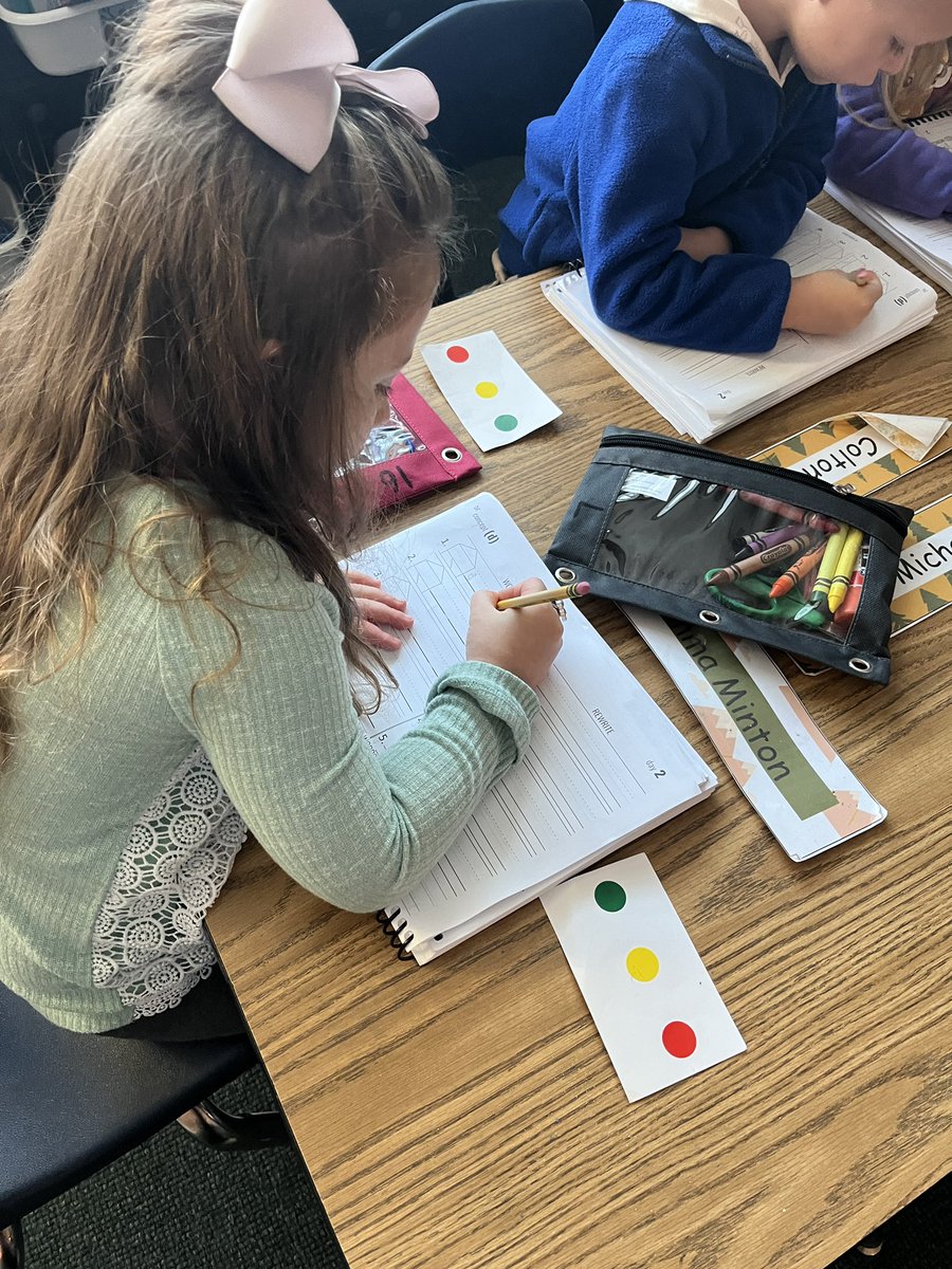 Hey Dragons! Check out our kindergarteners who are reading and writing during OG instruction this morning! They sure know their letters and sounds … and they are showing off what they know! Way to go, Dragons! We see you being readers and writers! 💙💚🐉 #DragonsROAR
