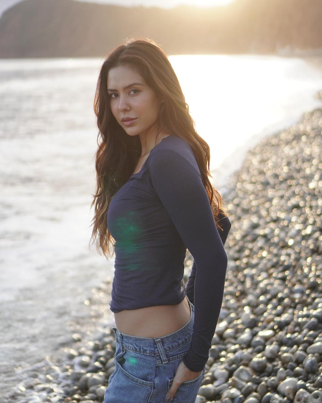 GZnHTLIW4AkyEU9?format=jpg&name=large