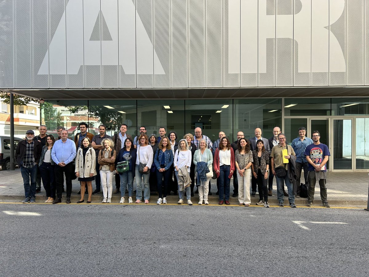Avui a <a href="/ReusArxiu/">Arxiu Municipal Reus</a> i l’#ACBC hem acollit la trobada d’arxius del Camp de Tarragona i Terres de l’Ebre on <a href="/cultura_cat/">Cultura</a> ens ha informat dels compromís d’impulsar les comissions territorials d’arxius previstes pel Pla d’arxius i gestió documental de Catalunya.

#PlaArxiusCatalunya