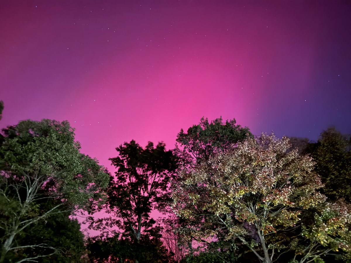 alaina08's tweet photo. Northern Lights https://t.co/a4cDVcXUdG