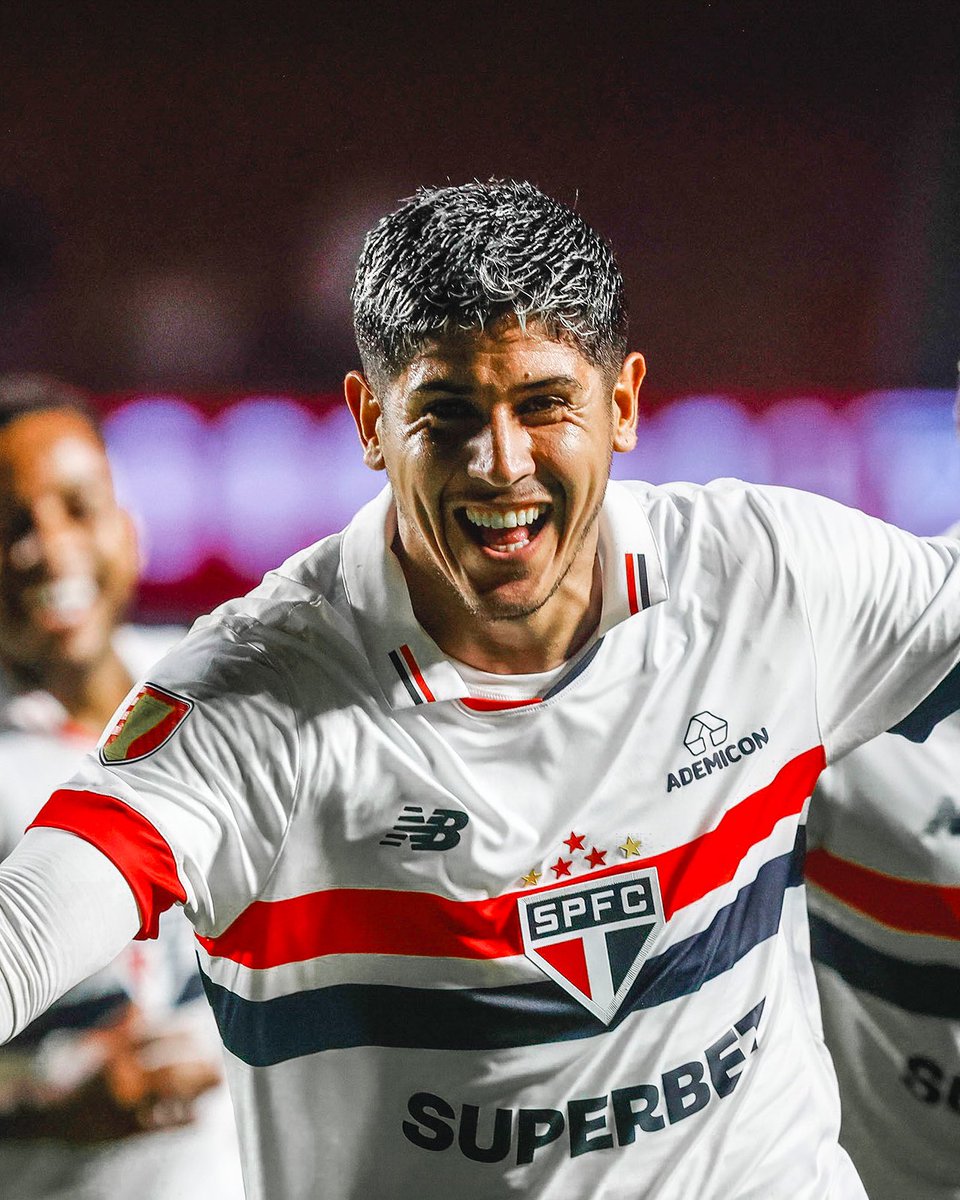 SaoPauloFC's tweet photo. 🥳 Parabéns, Alan Franco!

Hoje o zagueiro, nascido em Avellaneda-ARG, completa 2️⃣8️⃣ anos!

Alan chegou ao Tricolor no início de 2023, soma 68 jogos e dois títulos: a Copa do Brasil de 2023 e a Supercopa Rei de 2024.

#VamosSãoPaulo 🇾🇪 https://t.co/vmDfZbmX4A