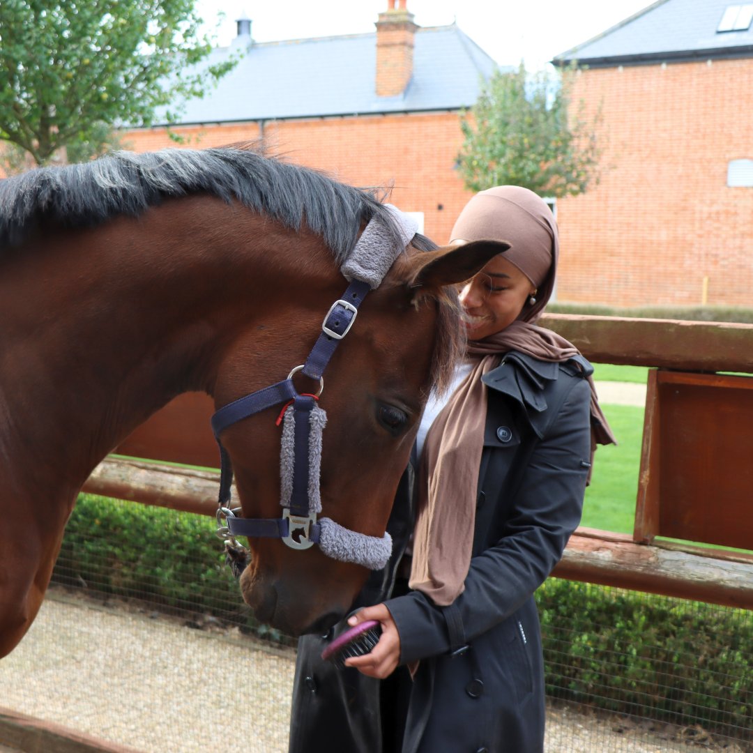 Haverland had a very special visitor come and say hello to him this week!

It was great to have Khadijah Mellah come and pay the Museum a visit, which couldn't a miss without a visit to the Rothschild Yard to see Haverland.

#nationalhorseracingmuseum #museum #newmarket #suffolk