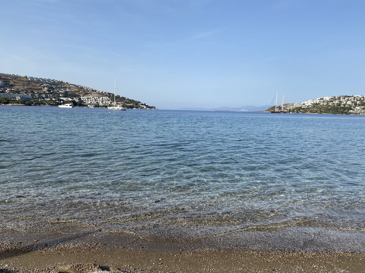 duygulady35's tweet photo. Hava yine mis…💙🙏🏊♀️
#cuma #mutlucuma #huzur #şükür https://t.co/1SysUrPaaA