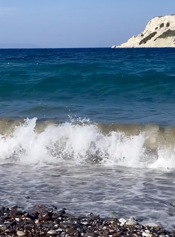 #علمني_بمشاعر_هالوقت
عند هذا المخلوق العظيم تقف احتراما. وتسبح الله وتتفكر ويقول لسانك.  (رَبَّنَا مَا خَلَقْتَ هَٰذَا بَاطِلًا سُبْحَانَكَ فَقِنَا عَذَابَ النار)