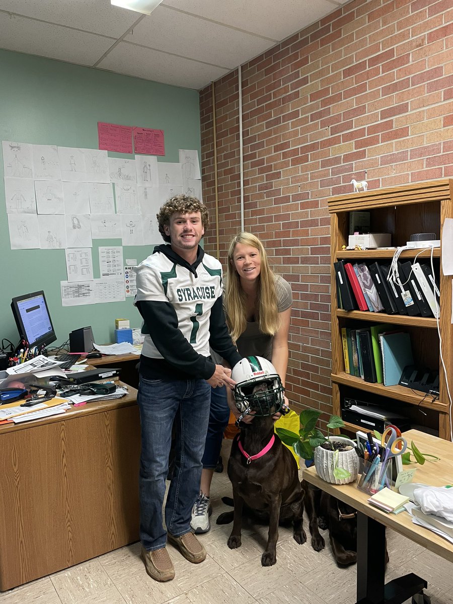 CoachPavlikBNHS's tweet image. Mrs. Mowry EARNED the Rocket football teacher of the week! Will says that Mrs. Mowry is committed to student success every day! Thank you Mrs. Mowry! #KnowYourRole #DoYourJob @sdarocketfball