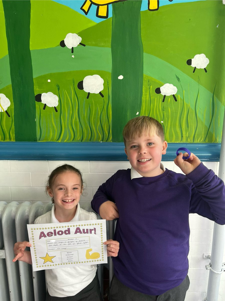 Aelod Aur a Chapten Cymreictod yr wythnos ⭐️🏴󠁧󠁢󠁷󠁬󠁳󠁿

<a href="/ygsantcurig1/">YGSantCurig</a> <a href="/YGSC_Pennaeth/">YGSantCurigPennaeth</a>