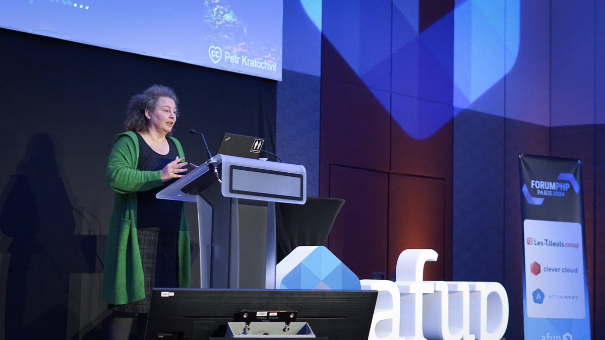 En direct du #ForumPHP 2024 qui se termine déjà cet après-midi ! Avis à nos chers participants : pensez à noter les conférences sur Open Feedback. Vos retours nous aident à créer un programme et une ligne éditoriale qui correspondent à vos attentes : openfeedback.io/forumphp2024/2…