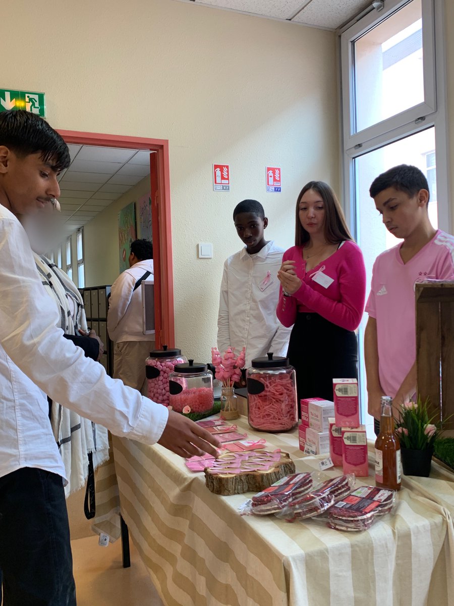 Venez découvrir durant tout le mois d'octobre notre stand rose ! Soutenons tous ensemble la lutte contre le cancer du sein 🌸
#OctobreRose #CAPEPC