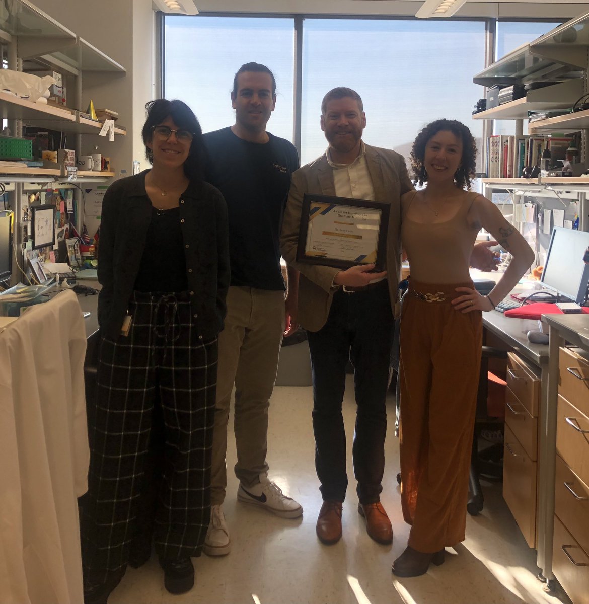 Honored and excited to receive this year’s University of Pittsburgh Award for Graduate Mentoring…thank you to these awesome scientists 😊 <a href="/NeuroatPitt/">CNUP</a>