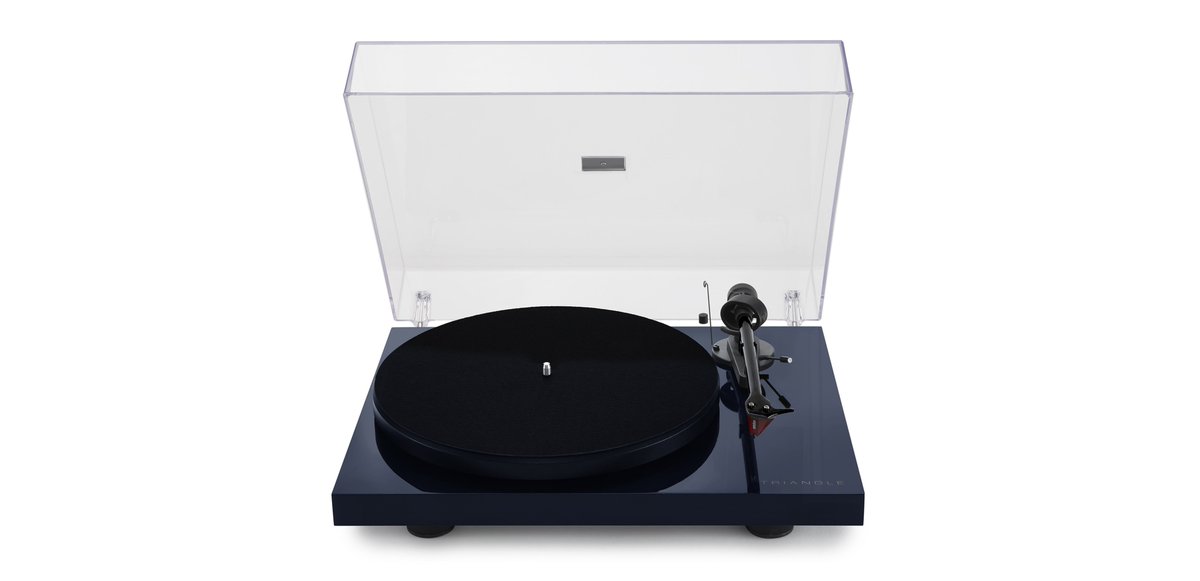 NEW LUNAR 3 TURNTABLE 💫 : The LUNAR range expands with a turntable with high-end ambitions. Manufactured by Project, it features the iconic carbon arm and Ortofon 2M RED cartridge, so you can enjoy the unique rendering of all your vinyl in the finest detail #LUNAR3 #VINYL