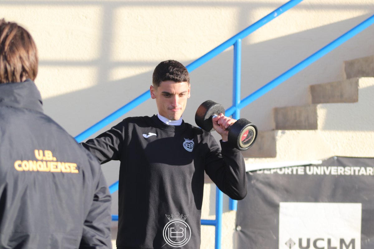 📢 #UBConquense❗ 

Nuestros jugadores avanzan en su recuperación sin descanso. No pueden estar en mejores manos que en las de Sergio García 💪🏻

¡Vamos Conquense! ⚪⚫ #UniónBalompédica #SegundaRFEF