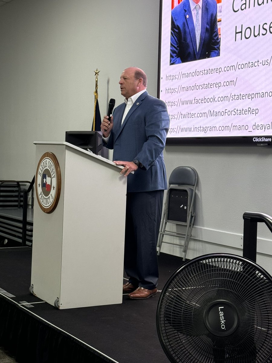 Mano DeAyala tweet media