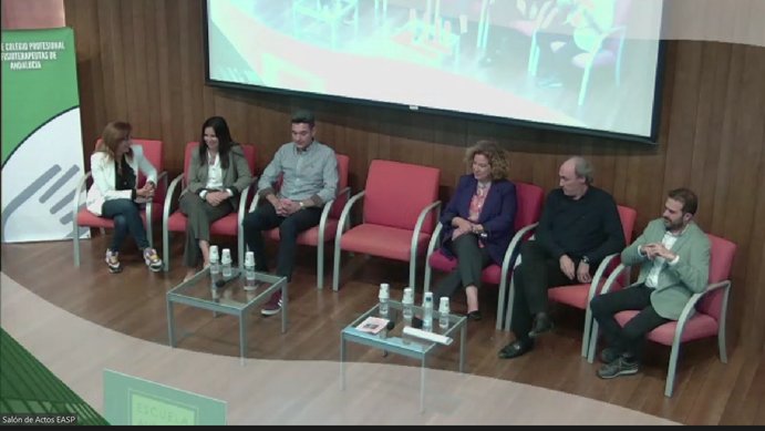 EASPsalud's tweet photo. Mesa III. Retos para el futuro inmediato 
Mod: Enrique Raya. @enriqueraya
✅Dolores Vellido @lolavellido 
✅Beatriz Lechuga
✅Juan Manuel González
✅Ana Cabrerizo @AnaCabrerizo2 
✅José Miguel Cerón
✅Sergio Quirante https://t.co/oJ7T7Ow3Ok