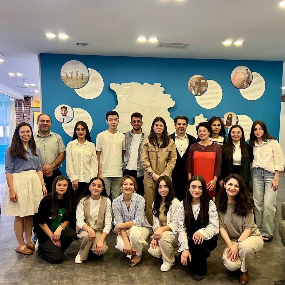 #TeachForArmenia is thrilled to launch our partnership with the Libaridian Family Foundation! They will sponsor our upcoming Student Leadership Forum in November 2024.

💙 We are grateful to the Libaridian Family Foundation for their trust and belief in our work.