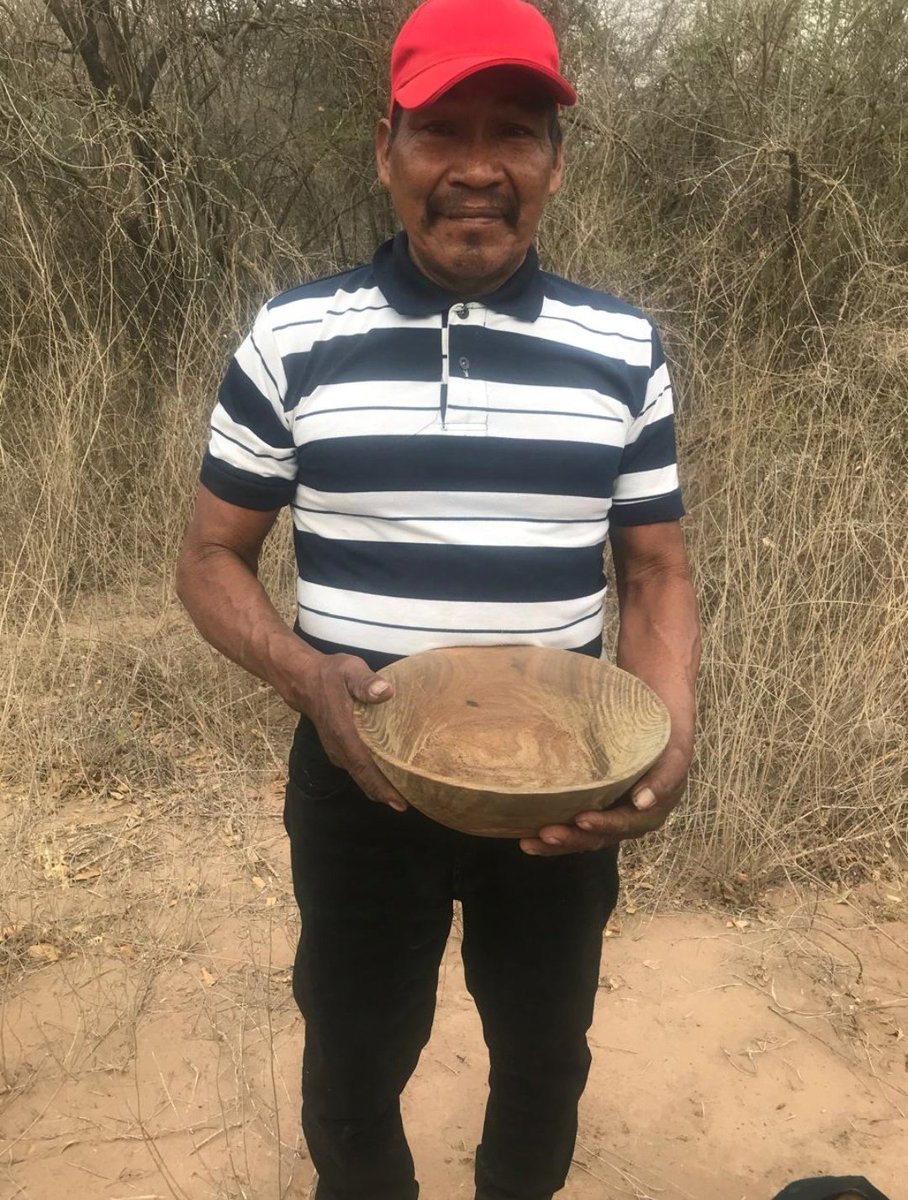 ARTESANIA AYOREO 
para los que tienen buen corazón para ayudar a los  artesanos Ayoreos, ofrecemos platos de Palo Santo fabricados con su propia mano 
Tú ayuda es importante para seguir sus trabajos artesanales 
Contactenos