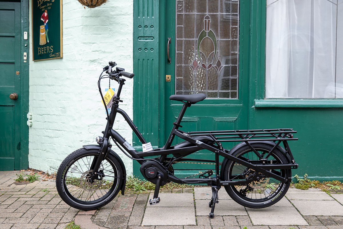 KingswayCycles's tweet photo. Change your life (honestly!) with this compact cargo bike for families on the go.

The @ternbicycles Quick Haul Long is similar length to a regular bike but built extra tough to safely carry 2 kids and it’s a funner way to get around.

Ready to order?

#cambridge https://t.co/oyZA6PE5Nz
