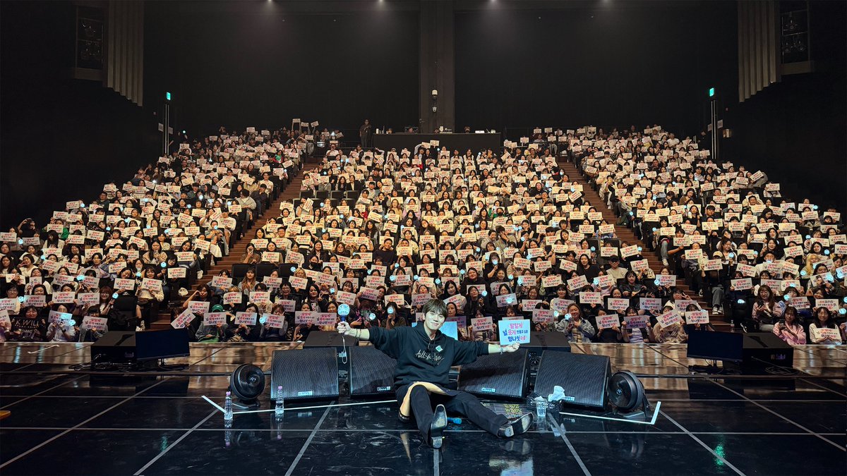 kwill_twt's tweet photo. [#Kwill] 
2024 케이윌 소극장 콘서트 <#All_The_Way> 서울 DAY 1
#형나잇 을 웃게 만들고 싶은 #케이윌 마음💞 https://t.co/8n8EfmMMFu