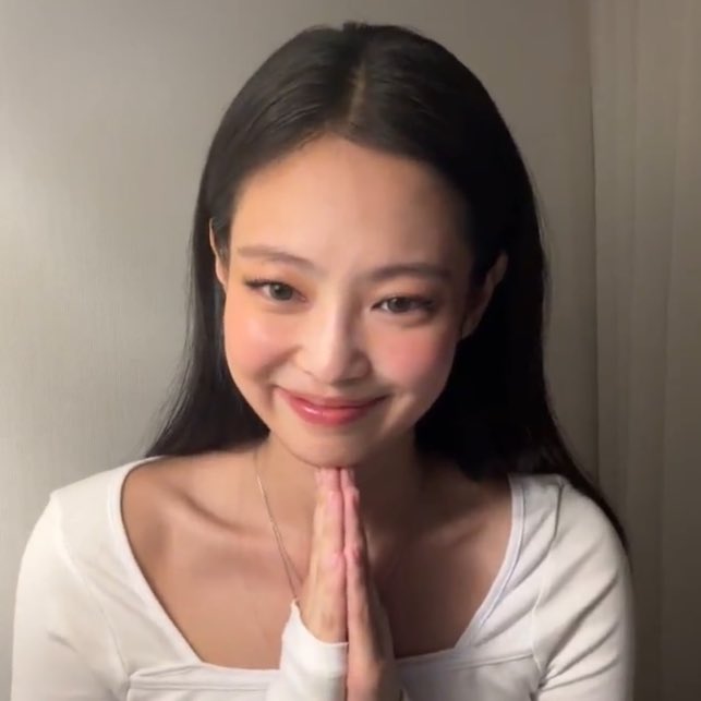 blackpinkbabo's tweet image. WE LOVE YOU JENNIE 🥺🫶🏻