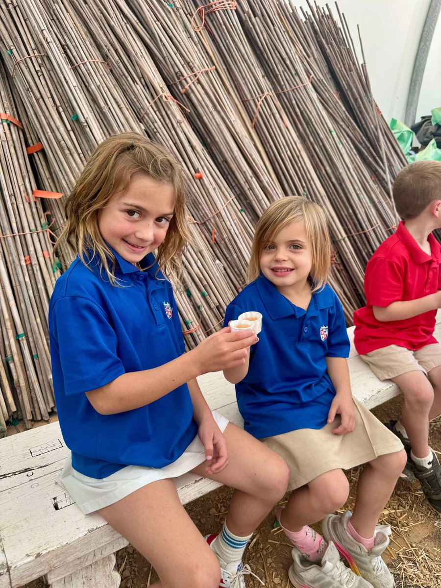 Kindergarten &amp; 1st grade had the best day recently making apple cider at The Minnesota Landscape Arboretum and Applehouse! 🍏🍎 Nothing beats hands-on learning while enjoying a beautiful fall day.

Special thanks to the Breakaway Foundation for providing this special opportunity!