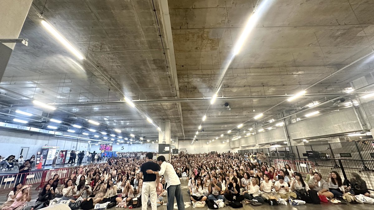 GmmtvShop's tweet photo. นำบรรยากาศกิจกรรม Fansign ของ เจมีไนน์-โฟร์ท ในงาน Book Expo Thailand 2024 มาฝากทุกคนค่า

@gemini_ti @tawattannn

#BookExpo2024xGF
#GMMTV https://t.co/xLZxLJ7ldh