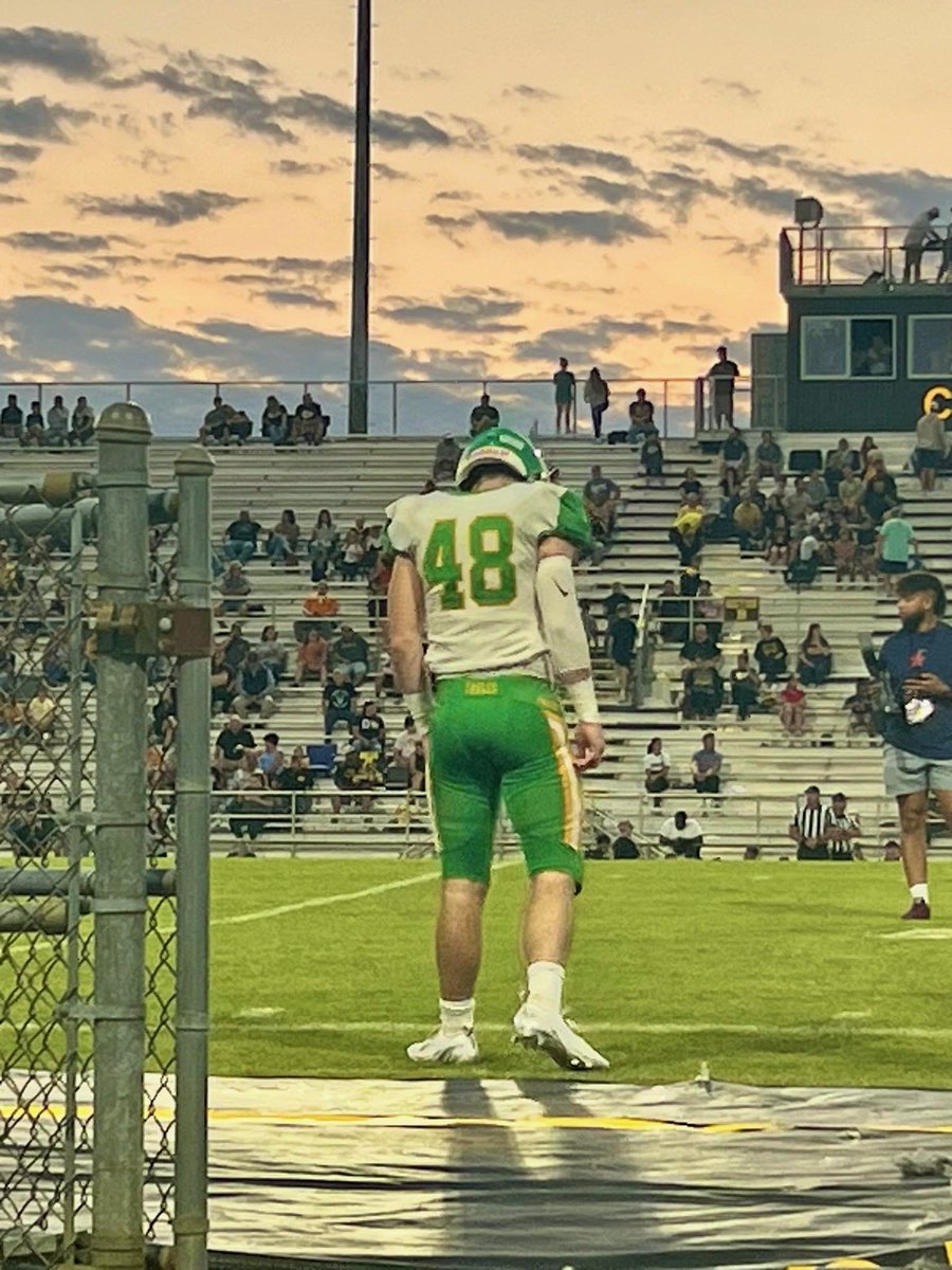 ZanderYeag1229's tweet image. Game Day baby !!! Let’s GO!!!! 
@rheacountyfb @ashby_brandon @harvey_taylor09 @kevin_whitson 

Time to eat men !!! Leeetttssss Goooo!!!
#timetostepup
#FridayNightLights 
#defensewinschampionships
#dogseat
#puppiesplay