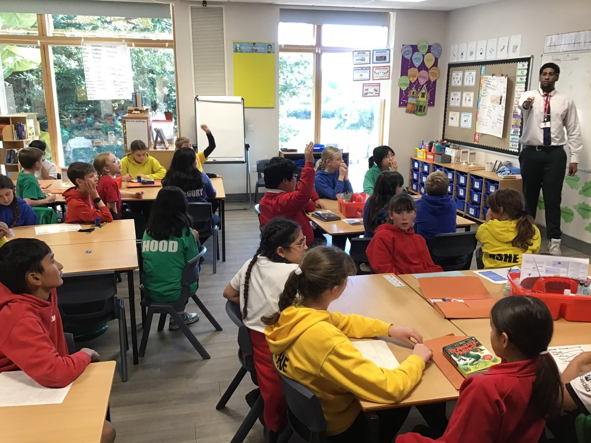 Stivichall Primary (@stivichallps) on Twitter photo Year 6 have been learning about managing money this afternoon with our guest speaker <a href="/SKINT2MINT/">SKINT2MINT</a> ! #lifeskills Year 6 have been learning about managing money this afternoon with our guest speaker <a href="/SKINT2MINT/">SKINT2MINT</a> ! #lifeskills