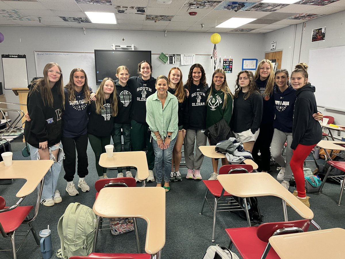 SOHSGirlsBB's tweet image. Thank you to our Principal, Mrs Woosley, for sharing a GREAT message to our team about being a Women in Leadership. 

#itsbiggerthanbasketball🏀
