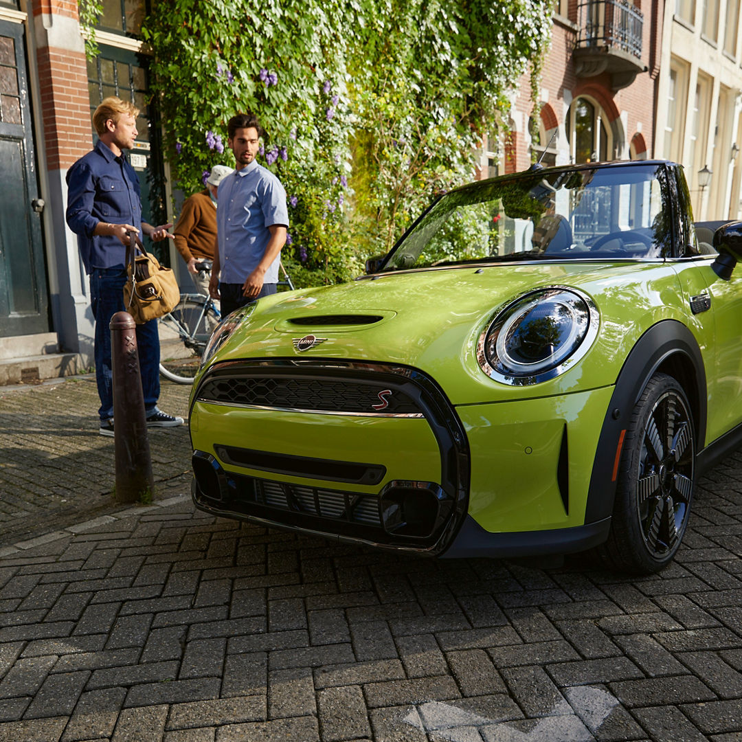 AnnapolisMINI's tweet photo. Our new vehicle specials are hotter than your morning coffee! Sip, shop, and save today! ☕✨ #HotSpecials #SipAndSave #MINISpecials

https://t.co/cafJWzD8zM https://t.co/HIpMuDmAIk
