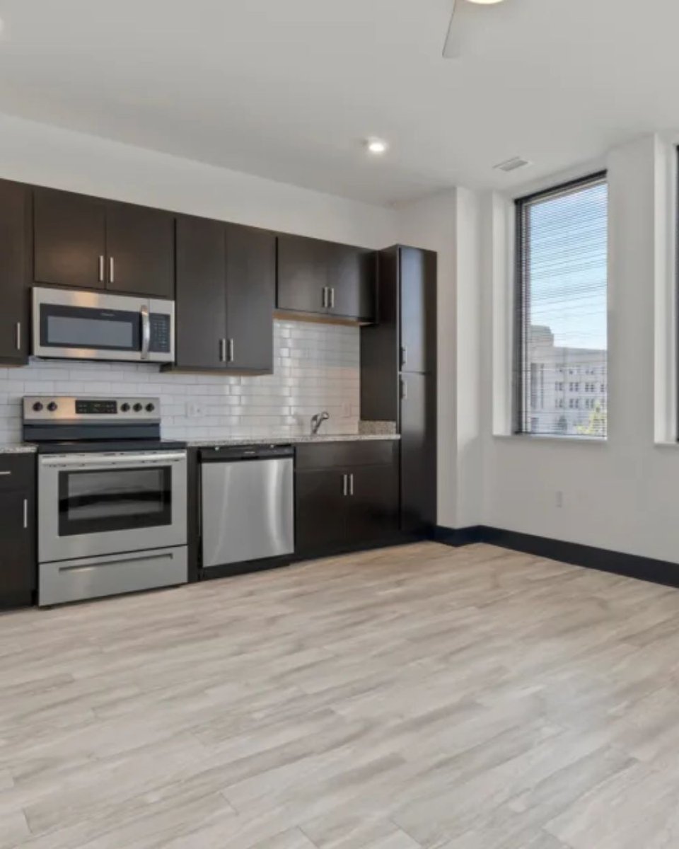 LegendPropGroup's tweet image. $1000 off at Pilot Place! Move in to this beautiful, all-inclusive apartment complex in Norfolk, VA before 11/1 to secure $1000 off. 📲 Visit buff.ly/3XVJ9Bp to learn more!