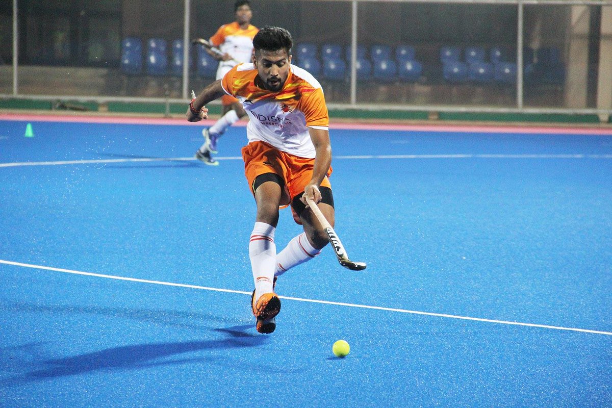 SportingAvilash's tweet photo. It’s exciting to see Devindar Walmiki in the #HILAuction! 🤞
Hoping @KalingaLancers bring him back—he was part of India’s #RioOlympics team and a key player in the 2017 HIL-winning squad. 🏑
With 4 seasons (2014-2017) under his belt, he’s integral to the Lancers’ success!
He has recently showcased impressive form in the Hockey India Departmental Tournament.
#HockeyIndia #KalingaLancers #HockeyIndiaLeague @VedantaAluminum