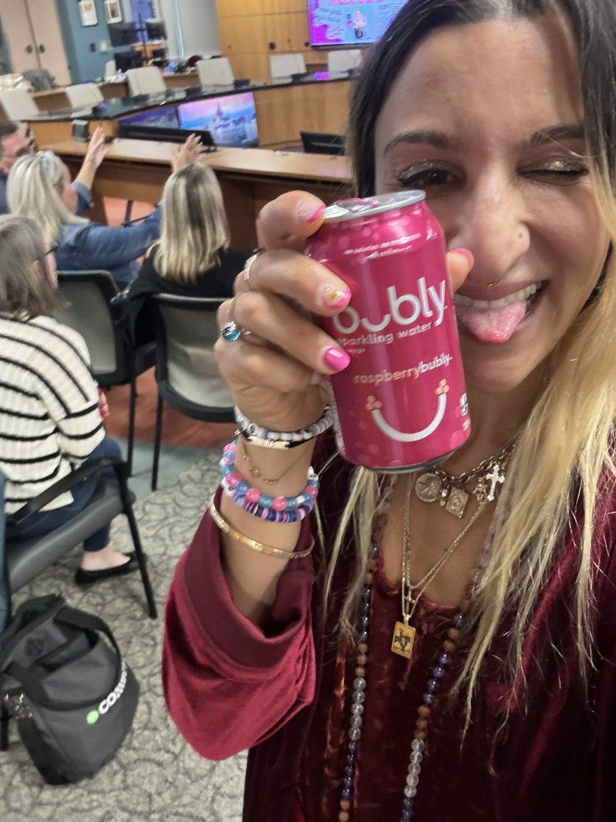 TheMathGuru's tweet image. I had the BEST time sharing ✨@MathTherapy ✨ w @OAMElearns Ottawa educators! It was inspiring to be surrounded by teachers, coaches, leaders &amp;amp; mental health professionals who are committed to helping students build healthy relationships w math❤️‍🩹 When we all align toward the same…