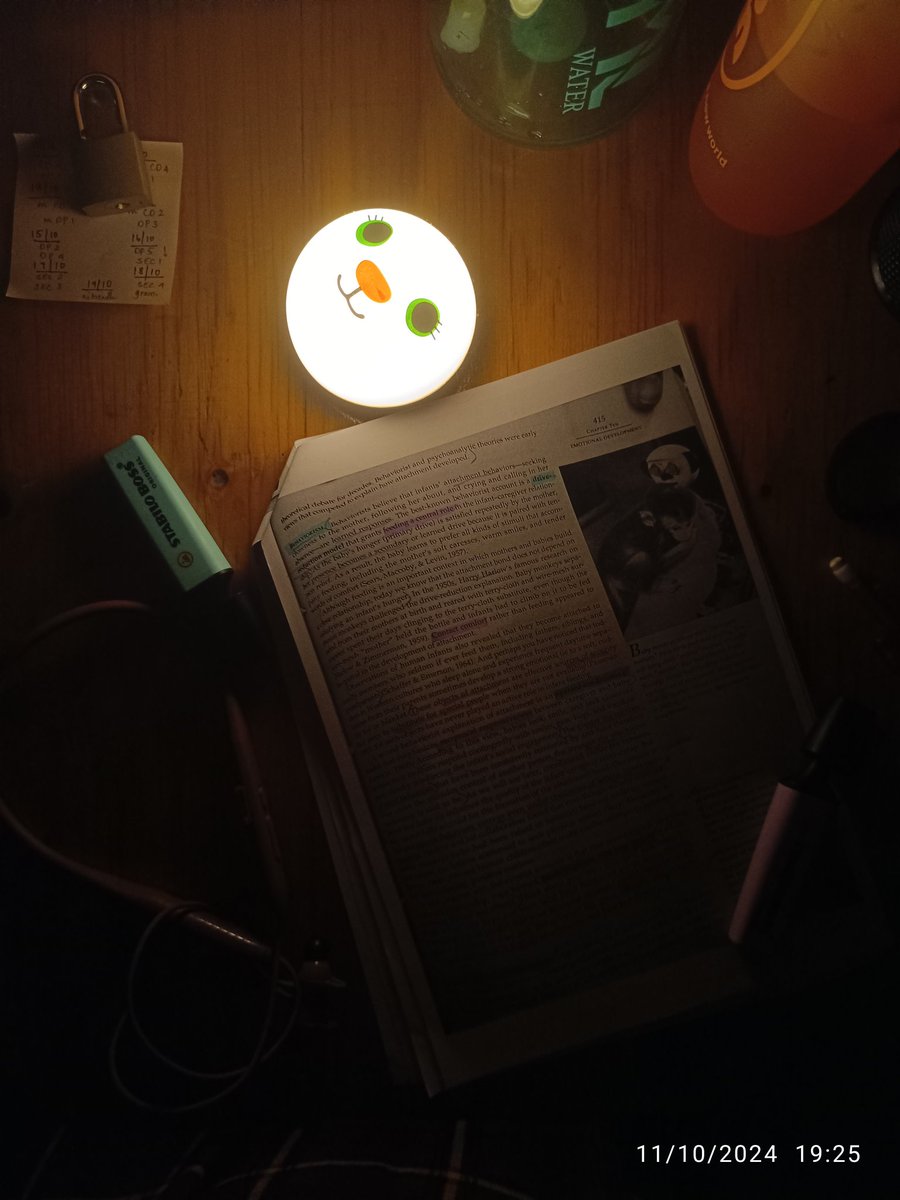 Disgrxzia's tweet photo. Damn that outage https://t.co/vJE7MmD8yX