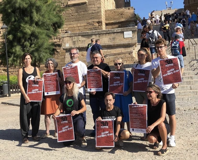 Avui fa un any presentàvem la plataforma #MenysTurismeMésVida i anunciàvem els actes de la Contracimera Social del Turisme 🧵🔙