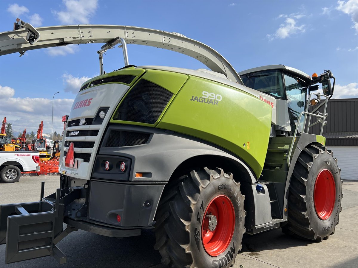 EquipmentTrader's tweet image. 🌾 Tackle the harvest with this 2021 CLAAS JAGUAR 990 Harvester! Located in Lynden, WA and priced at $465,000! 💪
✨ Self Propelled
✨ MAN D2862 925HP V-12 
✨ 4WD
🤤 Make it yours 👉 brnw.ch/21wNG9y

#EquipmentTrader #Harvester #AgricultureEquipment #FarmEquipment