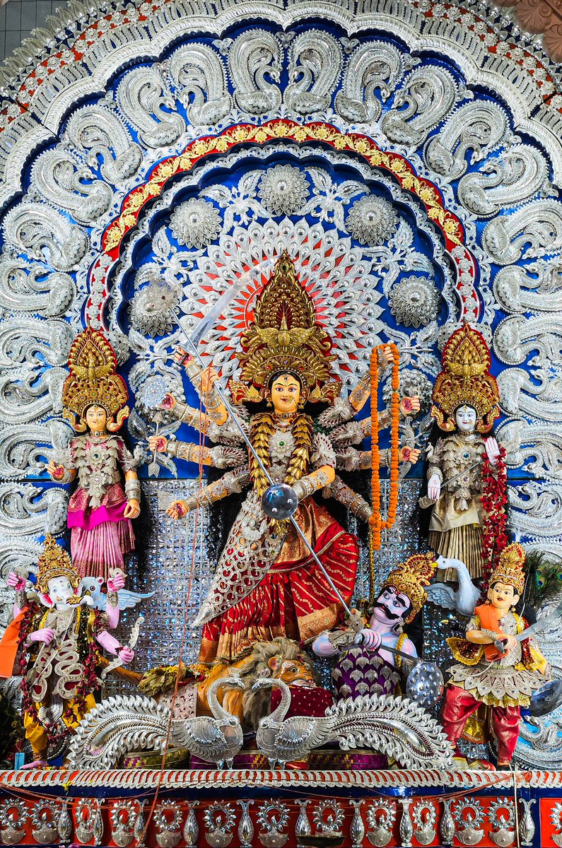 CUTTACK proves why it is known as #SilverCity of India on the occasion of Dashara season with it's intricate carvings. Presenting some of the stunning Puja pandals of city 2024.

1) Mangalabag Durga Puja Samiti: from silver to transition of Gold this year. 
#DurgaPujainOdisha