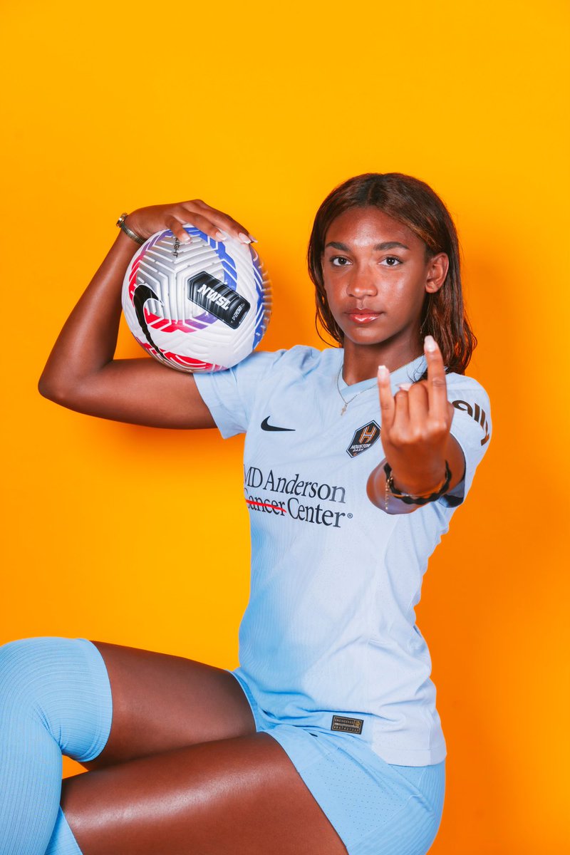 We are happy to announce that <a href="/zoe_ZM5/">Zoe Matthews</a> has signed a multi-year contract to become the youngest signing in history for the <a href="/HoustonDash/">Houston Dash</a> of the <a href="/NWSL/">National Women’s Soccer League</a> .

Called up recently to the <a href="/USYNT/">U.S. Soccer YNT</a> &amp; the <a href="/jff_football/">Official J.F.F</a> senior team, the Texas native could also make her Pro debut this weekend! 🌟