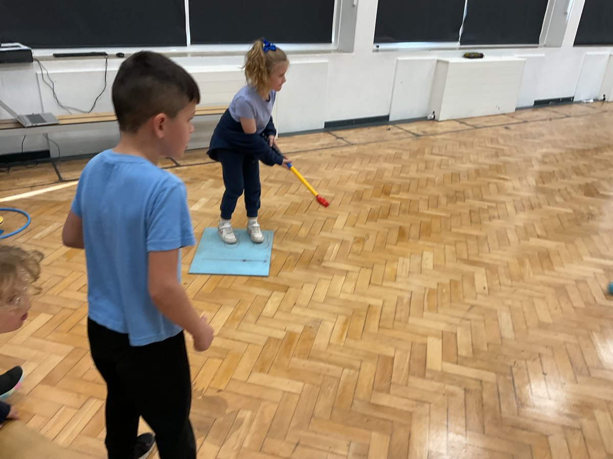BPSHull's tweet photo. 2LO loved their golf experience today. I was so impressed with their skills #BPSPE https://t.co/oKi6dPnmKw