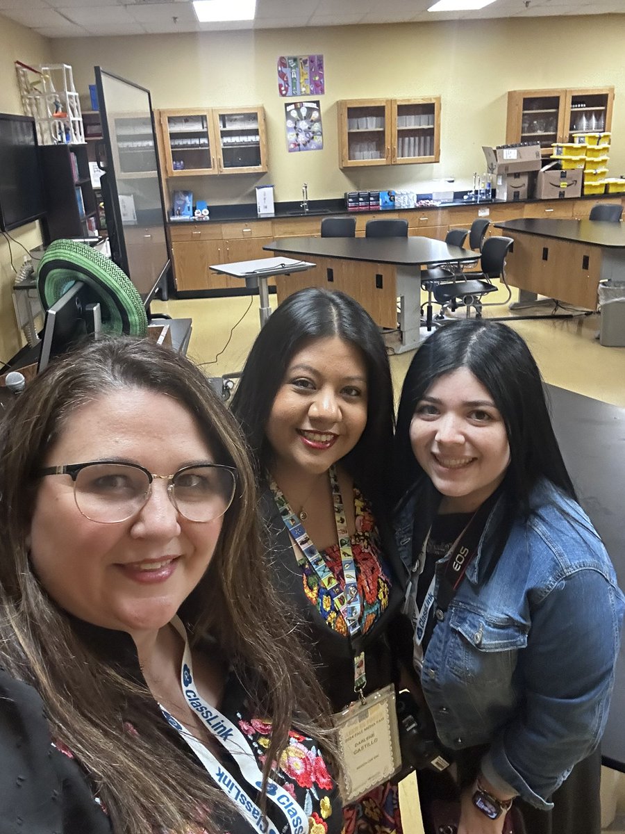 wlperez22's tweet image. Come by our booth to learn about what the Counseling &amp;amp; Mental Health Dept has to offer! We are also having a breakout session…Self-Care Bingo @esc1library #FMF24 #LEEResPODER
