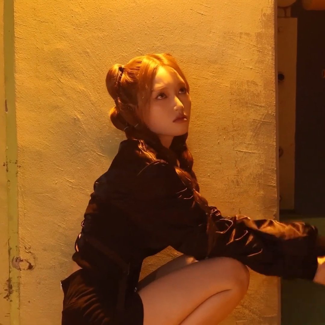 hourly gowon (@pgwnhour) on Twitter photo 