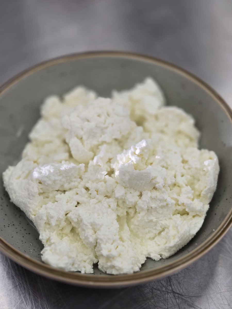 PAProStart's tweet image. ...and fresh mozzarella cheese. Delizioso! 🧀 #FoodFriday #MadeInProStart