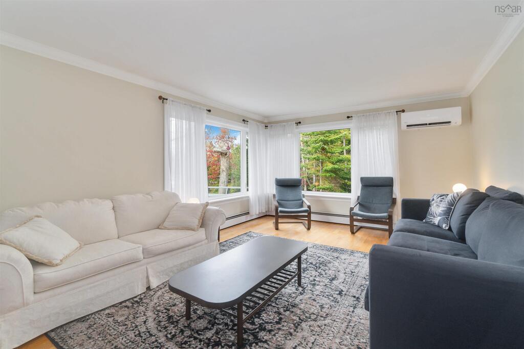 viewpoint_ca's tweet image. $499,900 For Sale
3 Beds | 1 Baths | 1,128 sq. ft.
595 Cow Bay Road, Eastern Passage

Great three bed, one bath home in Eastern Passage on 0.79 of an acre on two lots!

Listed by ViewPoint Realty agent @mattswainrealty 
viewpoint.ca/cutsheet/20242…