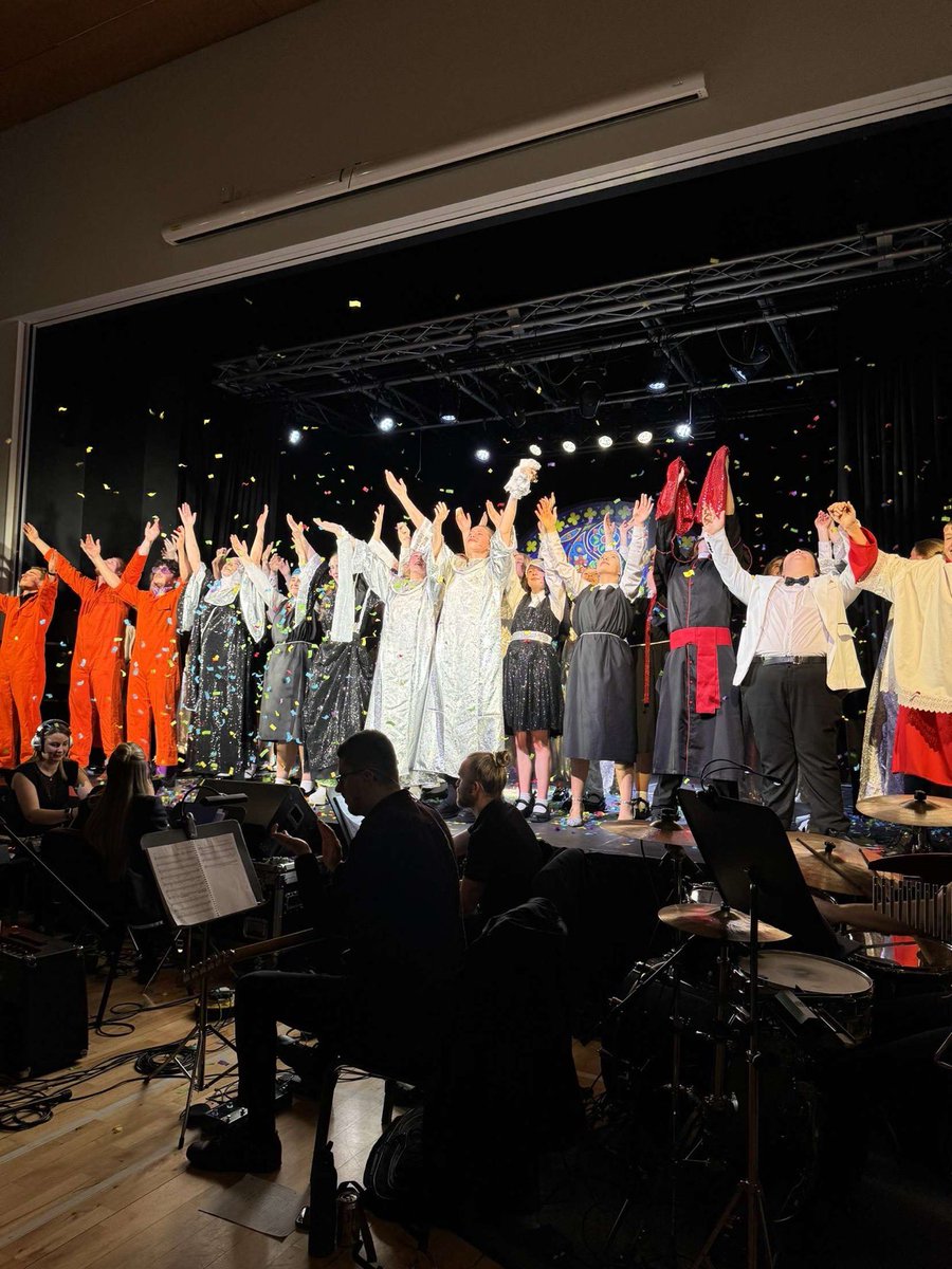 Clyde Valley HS Drama 🎭 (@dramacvhs) on Twitter photo Wow, wow and wow again! We could not be prouder of our fantastic Sister Act cast for spreading the love around and dazzling audiences over three sold out performances! Thank you so much to all who came along to show their support ⛪️🎵🎭✨
<a href="/music_cvhs/">Clyde Valley Music</a> <a href="/ClydeValleyHS/">Clyde Valley High School</a> Wow, wow and wow again! We could not be prouder of our fantastic Sister Act cast for spreading the love around and dazzling audiences over three sold out performances! Thank you so much to all who came along to show their support ⛪️🎵🎭✨
<a href="/music_cvhs/">Clyde Valley Music</a> <a href="/ClydeValleyHS/">Clyde Valley High School</a>
