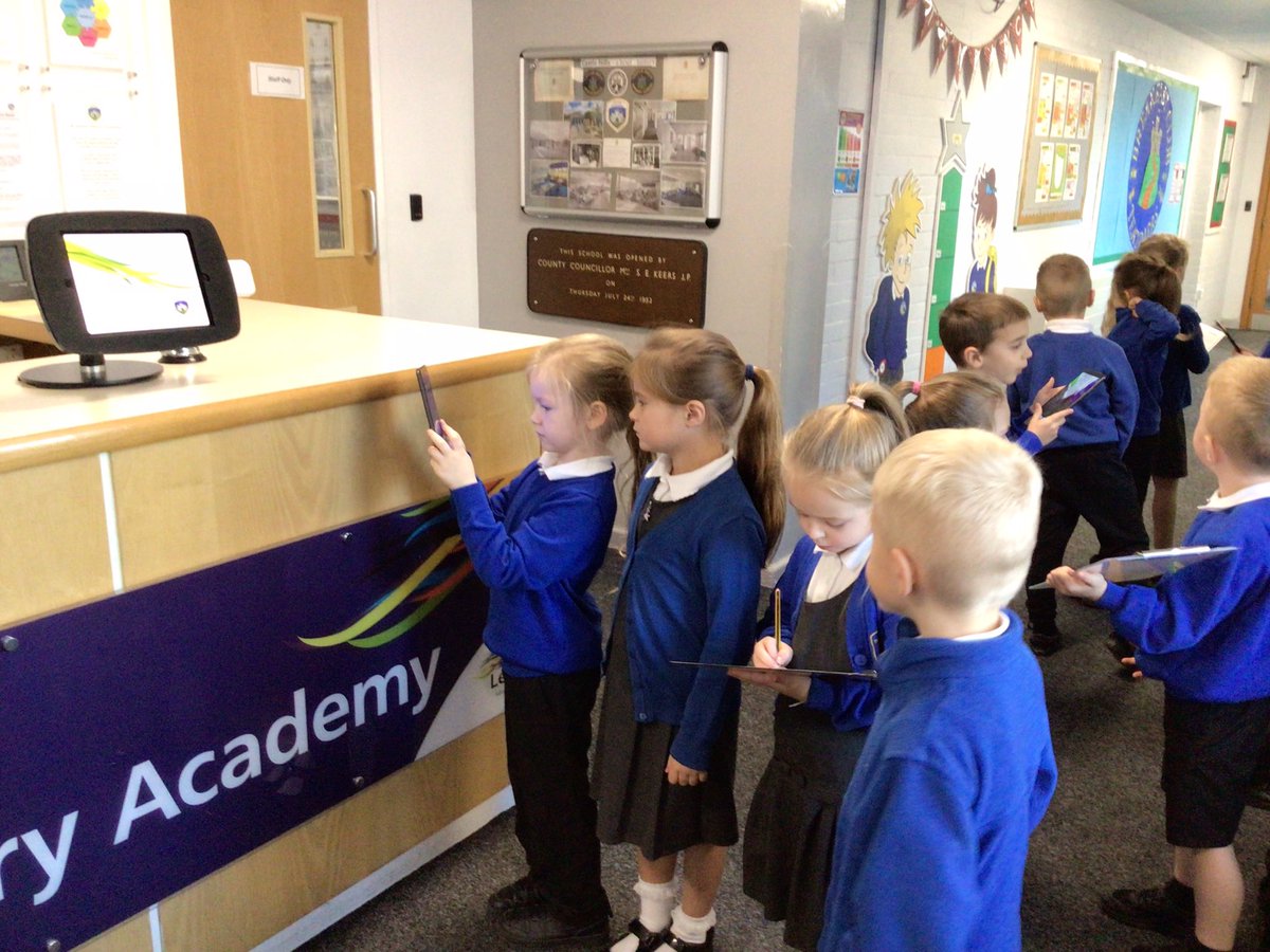 CastleHillsScaw's tweet photo. 2S had fun looking for items that have a computer in our Technology Safari lesson. Finding out how it is connected and how you input instructions for it to work! #TeamCastleHills @CastleHillsScaw @LegerEdTrust #welovecomputers https://t.co/et1IeaO5PP