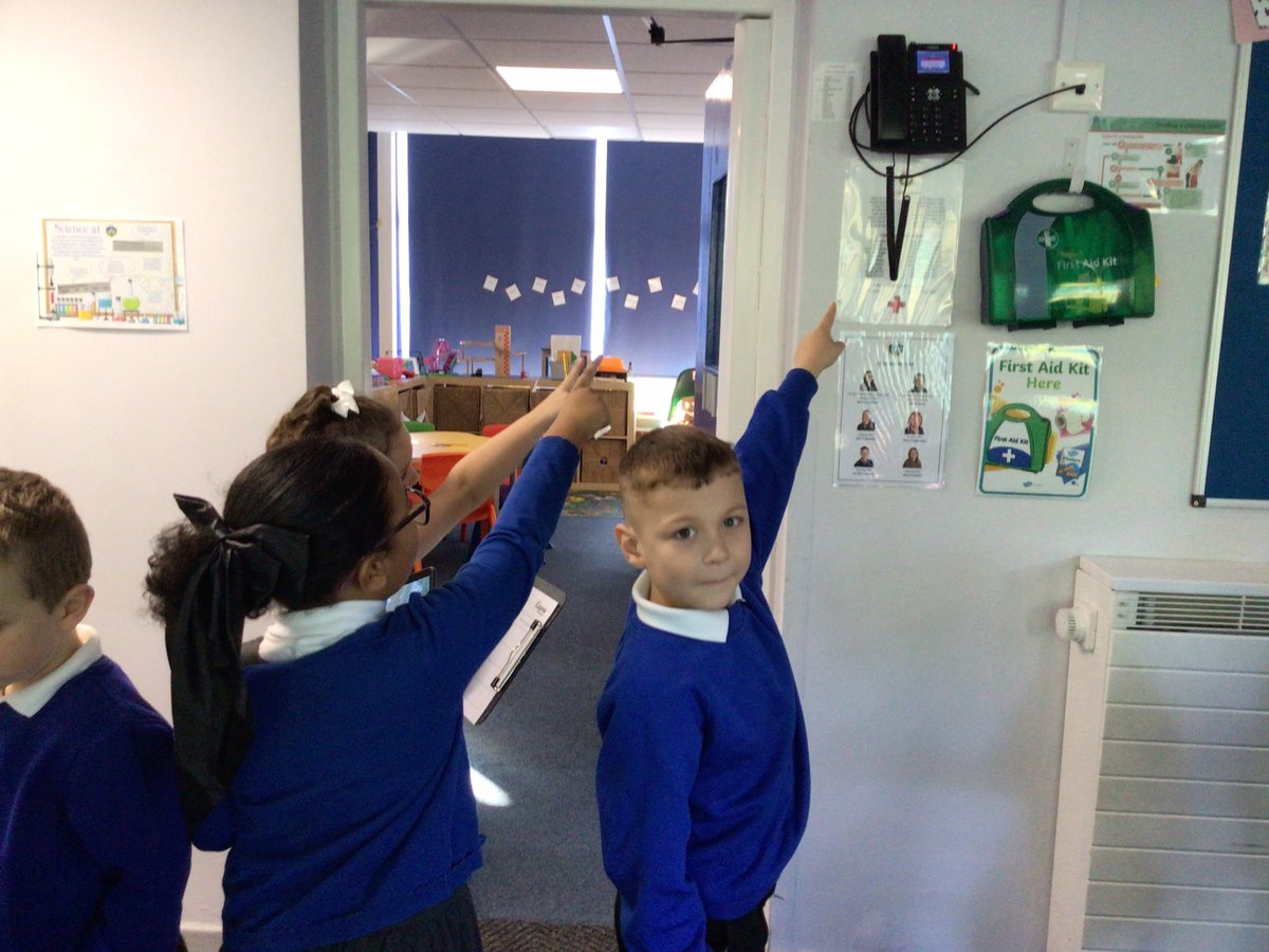 CastleHillsScaw's tweet photo. 2S had fun looking for items that have a computer in our Technology Safari lesson. Finding out how it is connected and how you input instructions for it to work! #TeamCastleHills @CastleHillsScaw @LegerEdTrust #welovecomputers https://t.co/et1IeaO5PP