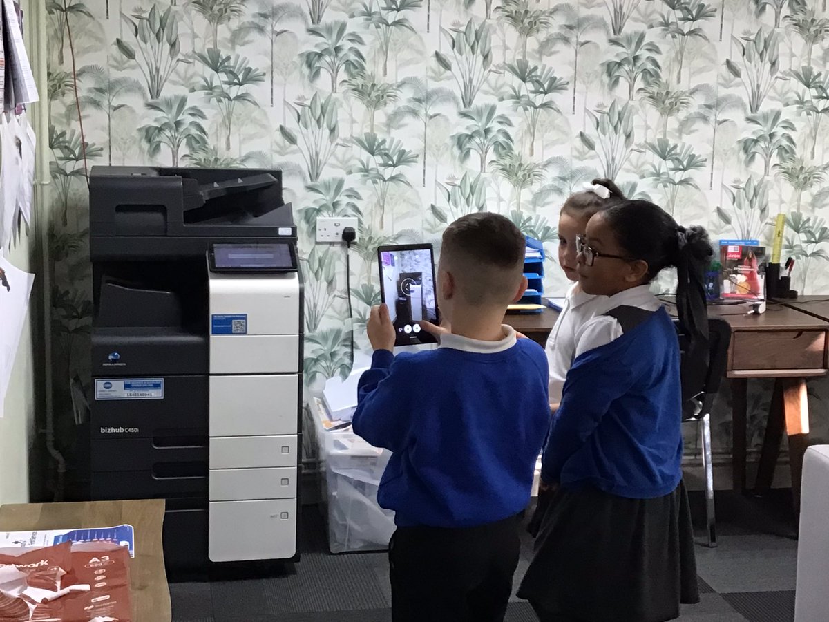 CastleHillsScaw's tweet photo. 2S had fun looking for items that have a computer in our Technology Safari lesson. Finding out how it is connected and how you input instructions for it to work! #TeamCastleHills @CastleHillsScaw @LegerEdTrust #welovecomputers https://t.co/et1IeaO5PP