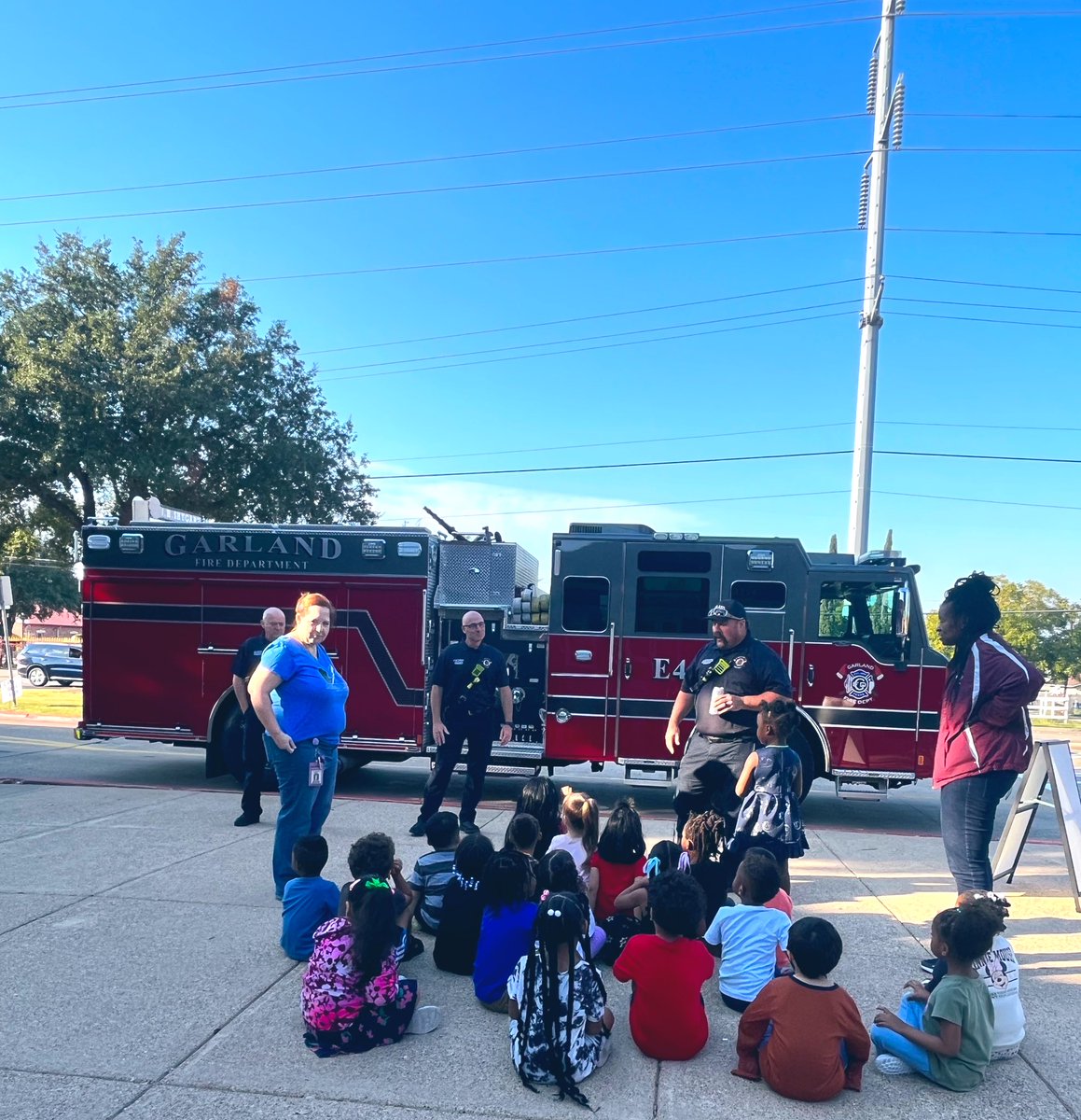 Shugart Elementary (@shugart_sheriff) on Twitter photo We are so excited to learn about our community helpers! β¨Thank you <a href="/GarlandFire/">Garland Fire Dept.</a> for joining us today! We appreciate all that you do! πππ We are so excited to learn about our community helpers! β¨Thank you <a href="/GarlandFire/">Garland Fire Dept.</a> for joining us today! We appreciate all that you do! πππ