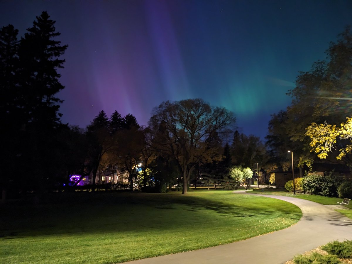 CanadianAr's tweet image. I somehow managed to go out at just the right time last night!