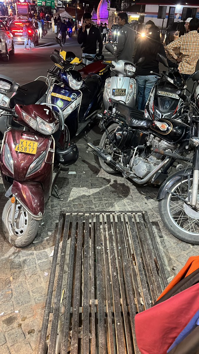 #taxiscooty. #savemussoorie <a href="/vinirish/">Nidhi Bahuguna 𑆤𑆴𑆣𑆴🇮🇳</a> <a href="/raghav_bijalwan/">Raghav Bijalwan</a> <a href="/pushkardhami/">Pushkar Singh Dhami</a> <a href="/DIGGarhwalRange/">I.G. Garhwal Range Uttarakhand Police</a> <a href="/DehradunPolice/">Dehradun Police Uttarakhand</a> <a href="/dmdehradun/">District Magistrate, Dehradun</a> we want to live and breathe. Don’t kill pahaad. Stop the nuisance