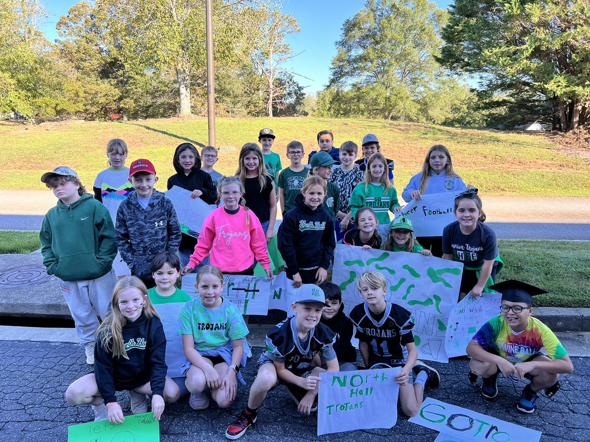 MrsChesters4th's tweet photo. Homecoming Parade! https://t.co/uipizN2cS1